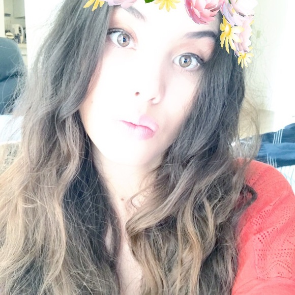 Meet your Posher, Yurelie - Picture 1 of 1